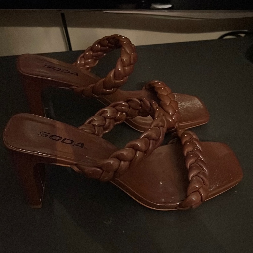 Brown soda heels